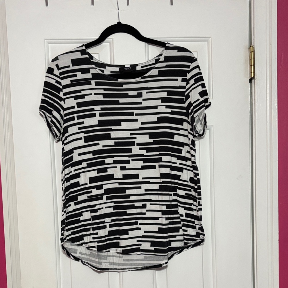 Alfani Black and White Geometric Women's Blouse